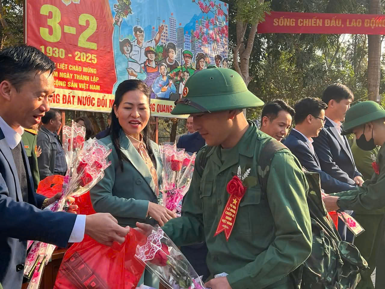 Trường THCS Thị Trấn Điện Biên Đông tham gia lễ tiễn quân lên đường nhập ngũ năm 2025